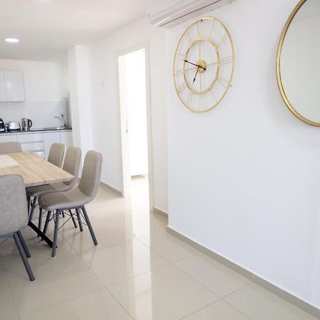 Appartement Yalarent Seaview 3Br Apt - Families Only à Eilat Extérieur photo